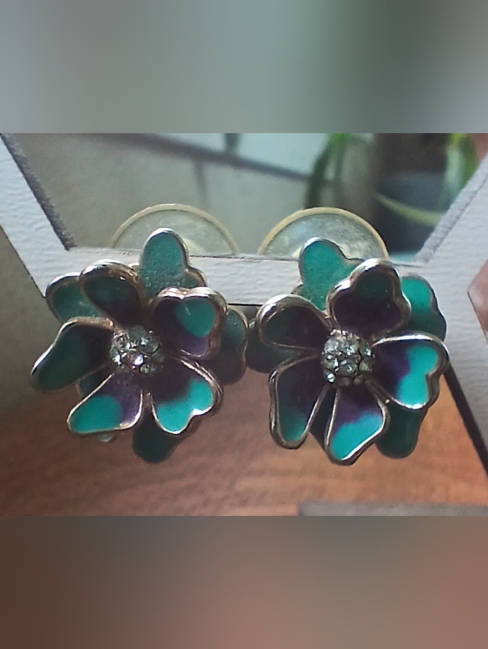 Green Floral Crystal Center Stud Earrings - Women Jewelry
